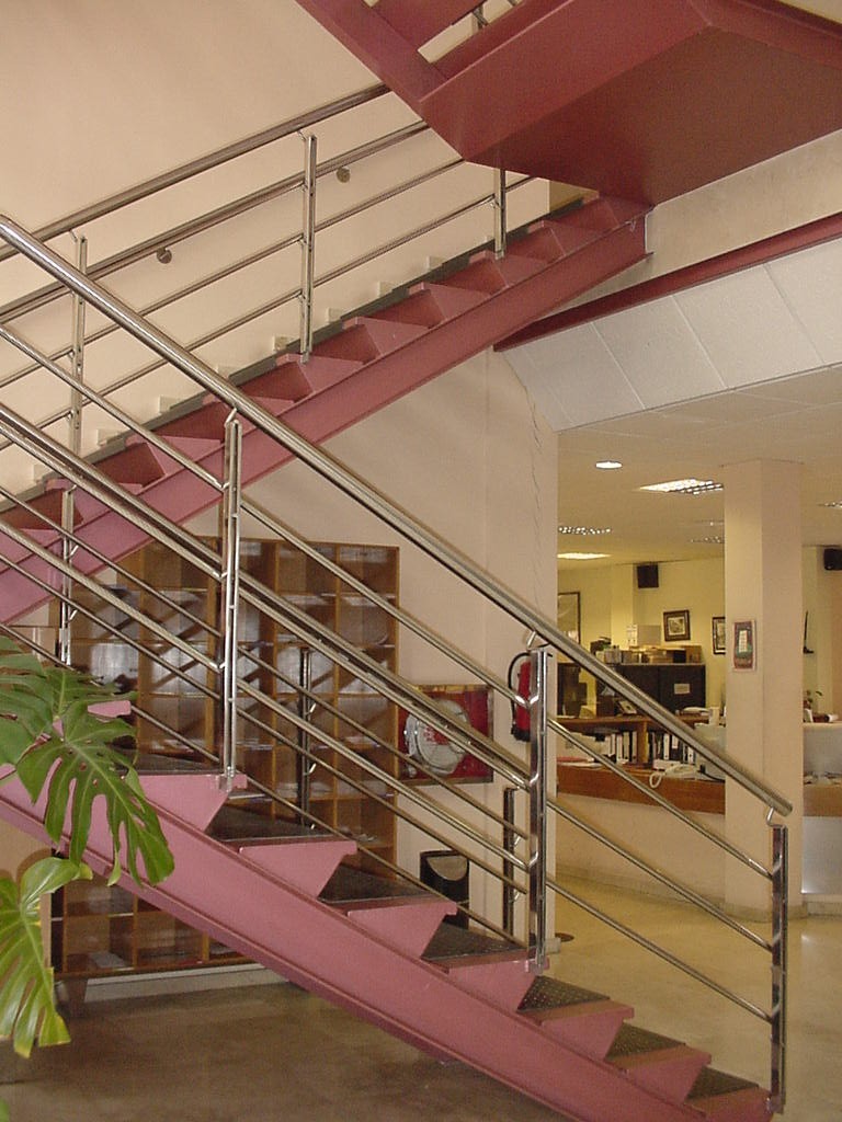 Escalera y Barandilla del Centro de Empresas de Valnalón (Langreo, Asturias, España)